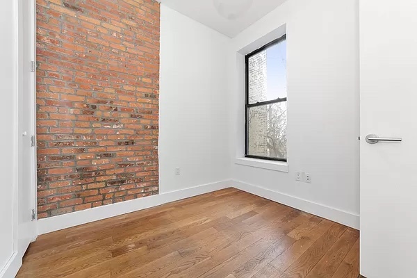858 Hancock St-Unit -2L in Brooklyn, NY - Building Photo