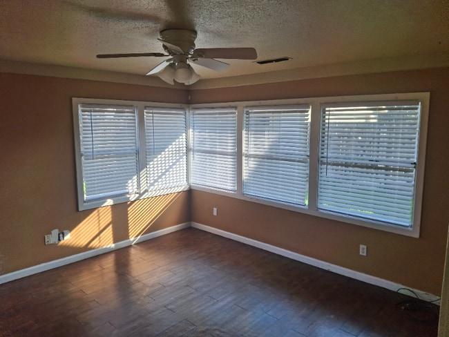 2800 Lander Ave in Turlock, CA - Building Photo - Building Photo