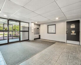 Askin Tower Apartments in Windsor, ON - Building Photo - Building Photo