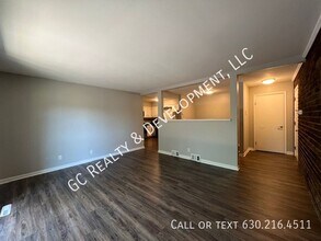 12 Simpson St in Geneva, IL - Building Photo - Building Photo