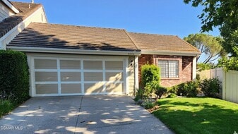 3004 Shadow Brook Ln in Thousand Oaks, CA - Building Photo