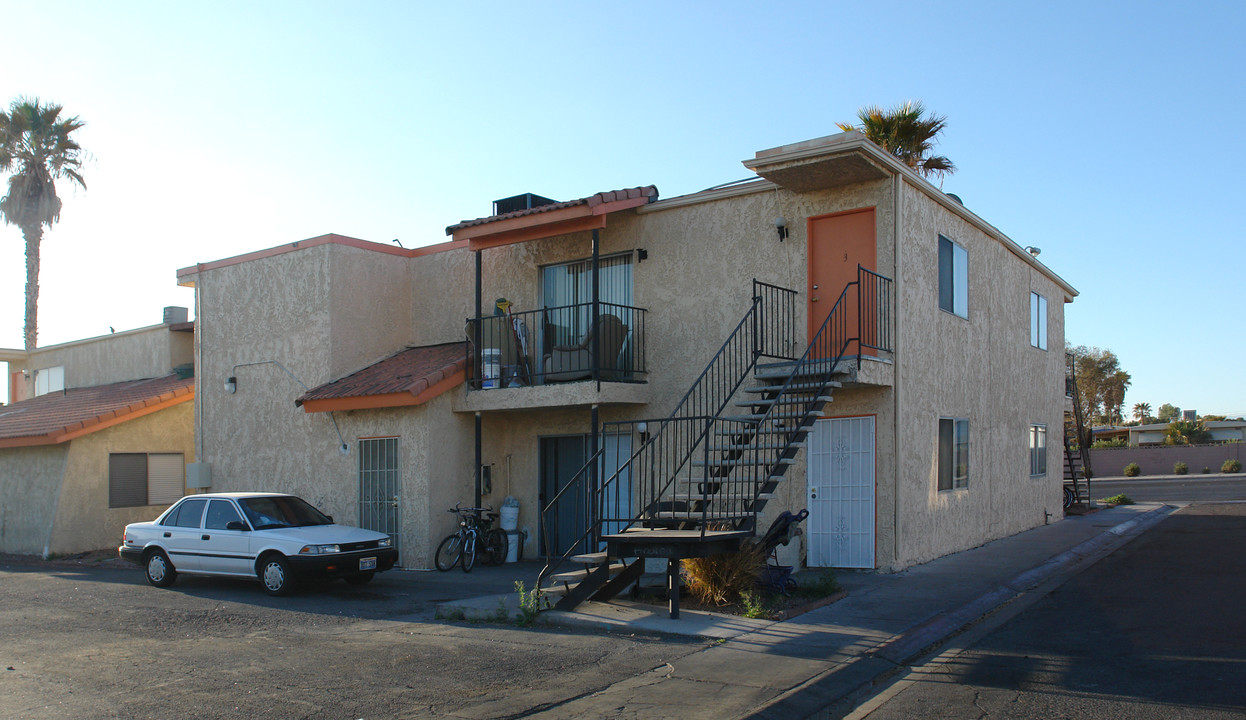 4870 W Twain Ave in Las Vegas, NV - Building Photo