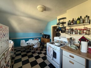 47 Cherry St, Unit 3 in Somerville, MA - Foto de edificio - Building Photo