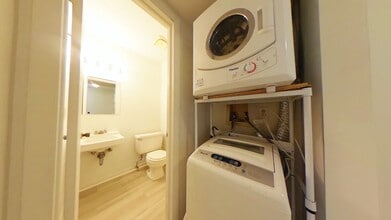 1113 Old Denbigh Blvd in Newport News, VA - Building Photo - Building Photo