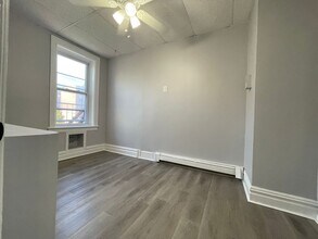140 Hutton St, Unit 8 in Jersey City, NJ - Building Photo - Building Photo