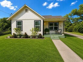 1526 E 32nd 1/2 St in Houston, TX - Building Photo