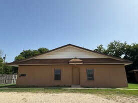 219 Hold St in Killeen, TX - Building Photo