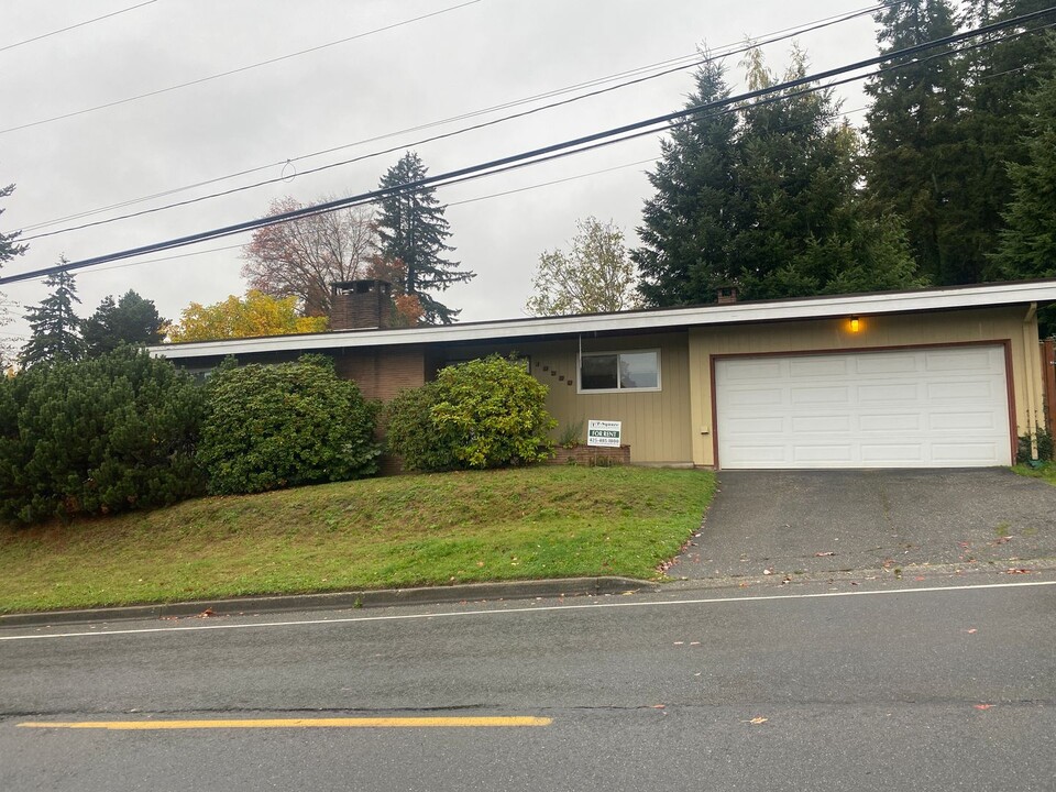 10308 NE 190th St in Bothell, WA - Foto de edificio