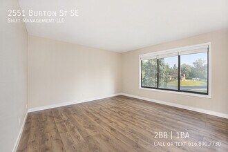 2551 Burton St SE in Grand Rapids, MI - Building Photo - Building Photo