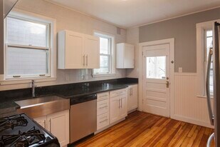 38 Cherry St, Unit 1 in Somerville, MA - Building Photo