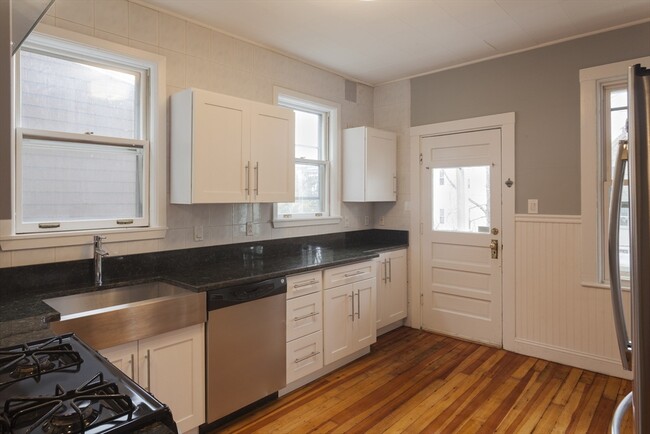 38 Cherry St, Unit 1