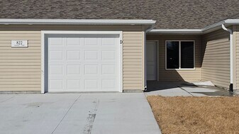822 Phoenix Ct in Grand Island, NE - Building Photo