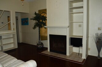 99 Beach Ave-Unit -B in Atlantic Beach, FL - Building Photo - Building Photo