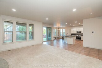 2287 Meadow Ct in Bend, OR - Building Photo - Building Photo