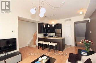 78-78 Carr St in Toronto, ON - Building Photo - Building Photo