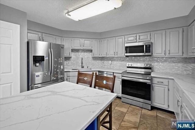 1504 Harmon Cove Tower, Unit 1504 in Secaucus, NJ - Building Photo - Building Photo