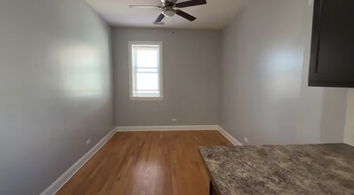 4452 N Sheridan Rd, Unit 4452-3 in Chicago, IL - Building Photo - Building Photo