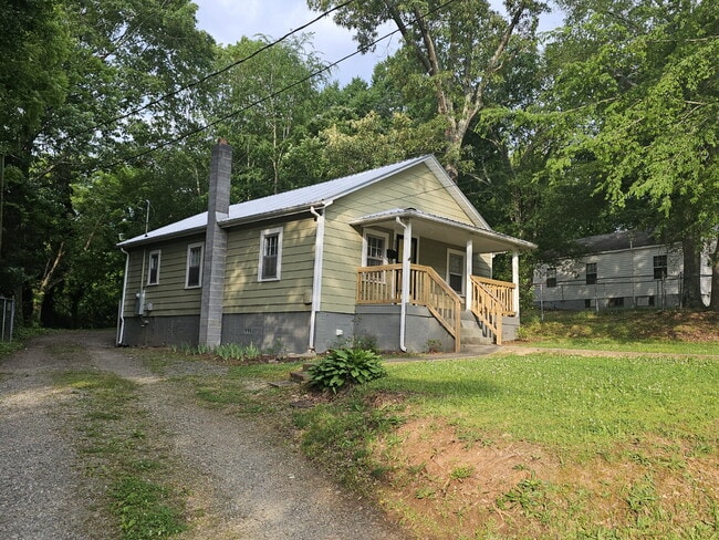 508 S Laurel St in Lincolnton, NC - Building Photo - Building Photo