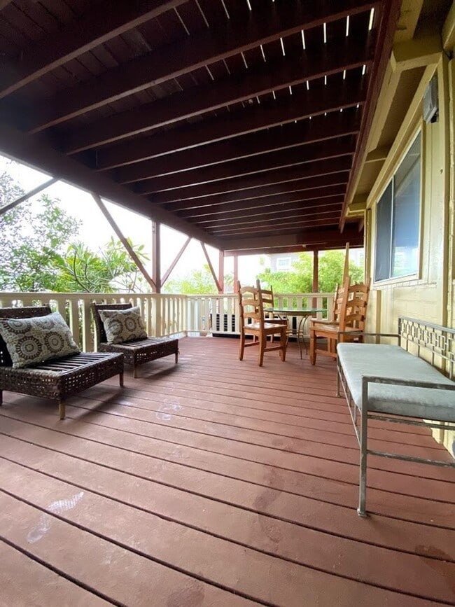 1230 Wanaka St in Honolulu, HI - Building Photo - Building Photo