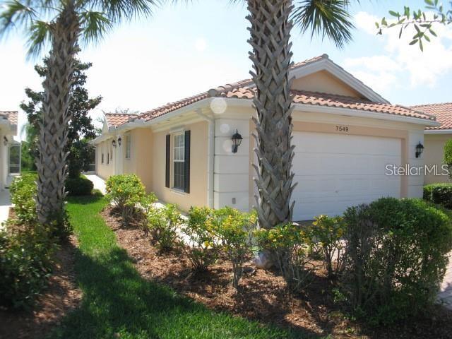 7549 Pesaro Dr in Sarasota, FL - Building Photo