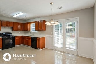 70 Summer Ln in Covington, GA - Foto de edificio - Building Photo