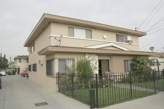 6239-6245 Gifford Ave in Bell, CA - Building Photo - Building Photo