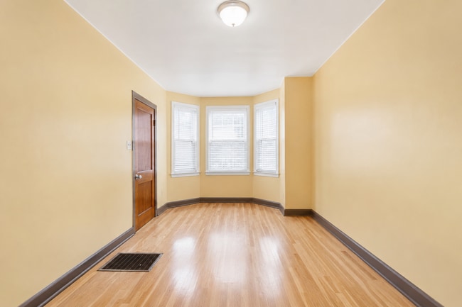 property at 3213 S Green St