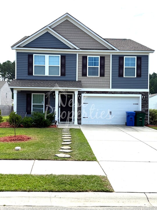 22 Carriagebrook Cir in Camden, SC - Building Photo