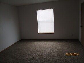 632 East St in Stewart, MN - Foto de edificio - Building Photo