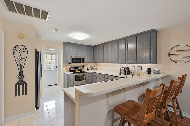 2015 Colgate Dr in College Station, TX - Foto de edificio - Building Photo