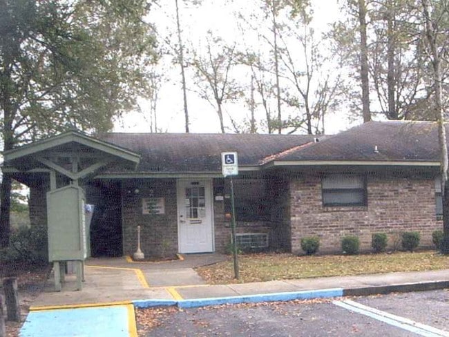 Southern Villas of Starke