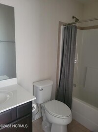 140 Cavalier Dr photo'