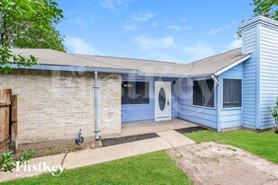 6356 Porterway Dr in Houston, TX - Building Photo