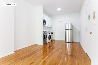 1586 1st Ave. in New York, NY - Building Photo - Building Photo