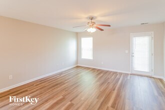 8281 Little Sydneys Way in North Charleston, SC - Building Photo - Building Photo