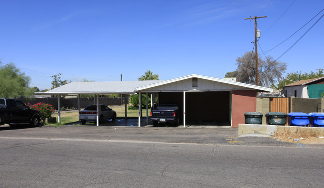 1804 N 51st St in Phoenix, AZ - Building Photo - Building Photo