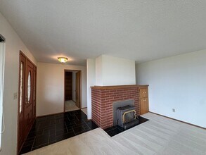 927 S 294th Pl in Federal Way, WA - Building Photo - Building Photo