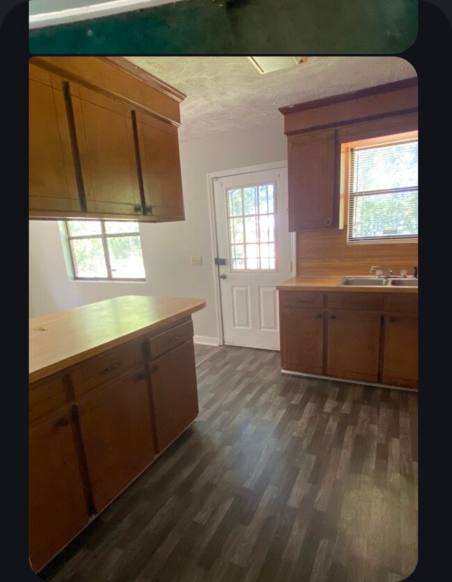 729 Butler St in Hartsville, SC - Foto de edificio - Building Photo