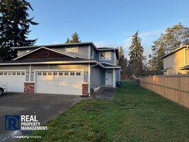 425-427 175th St S in Spanaway, WA - Building Photo