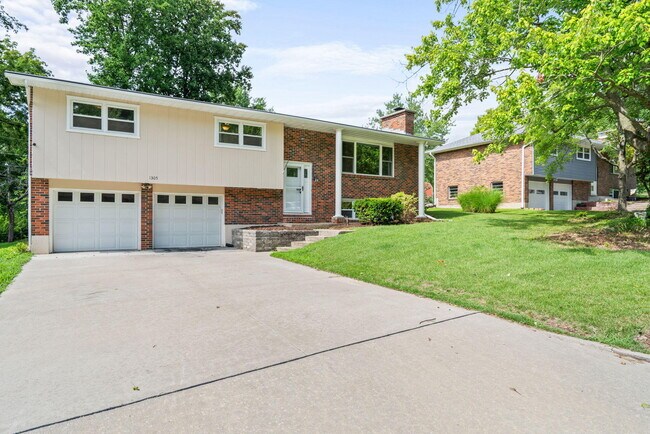 1305 Jake Ln in Columbia, MO - Building Photo - Building Photo
