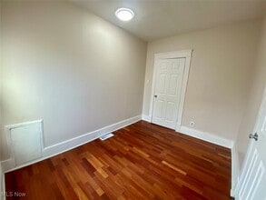 39 Brown St in Barberton, OH - Building Photo - Building Photo