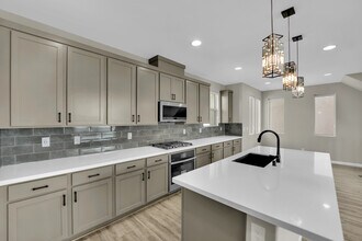 1749 S Desert Foothills Dr in Las Vegas, NV - Building Photo - Building Photo