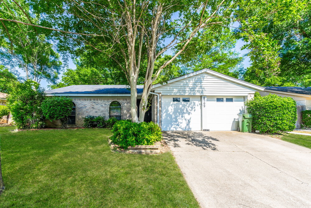 6109 Springwood Dr in Arlington, TX - Building Photo