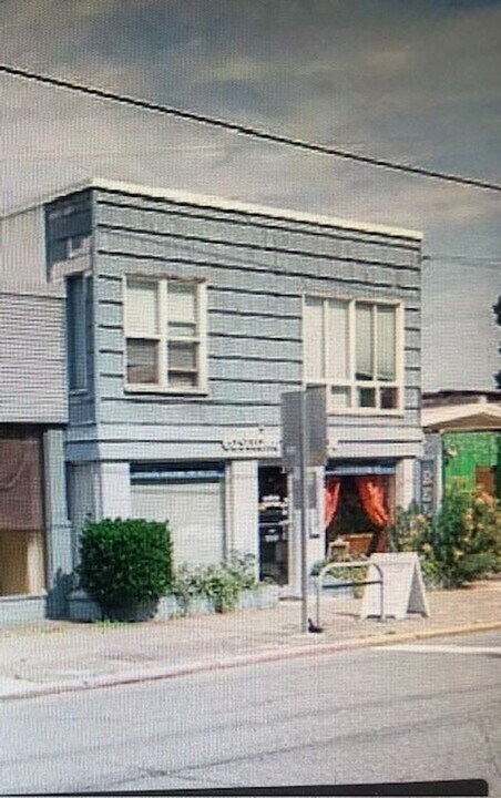 3105 1/2-3105 Eastlake Ave E in Seattle, WA - Building Photo