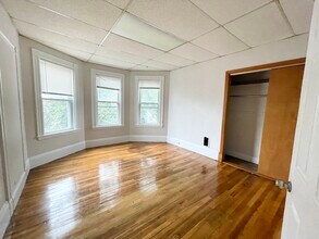 32 Harbor View St, Unit 3T in Boston, MA - Building Photo - Building Photo