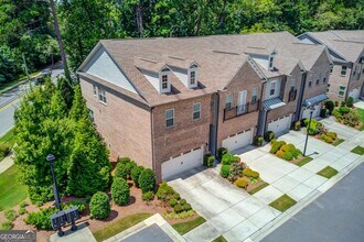1450 Edgebrook Ct NE in Atlanta, GA - Building Photo - Building Photo