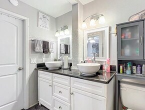 1350 Winter Green Way in Winter Garden, FL - Building Photo - Building Photo