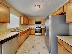 1888 Vale Dr in Clermont, FL - Foto de edificio - Building Photo