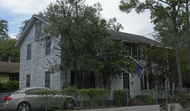 Yellow House in Gainesville, FL - Building Photo - Building Photo