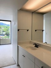 1717 Mott Smith Dr-Unit -2201 in Honolulu, HI - Foto de edificio - Building Photo